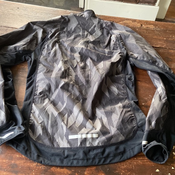 Lightweight Men's Nike Windbreaker Running Jacket Small - Picture 5 of 5